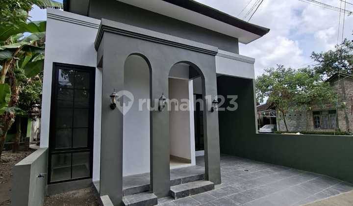 Cheap !!! Ready-to-Occupy Aesthetic Modern Limasan House Near Kasongan Pottery Tourist Area and Bantul Road 2