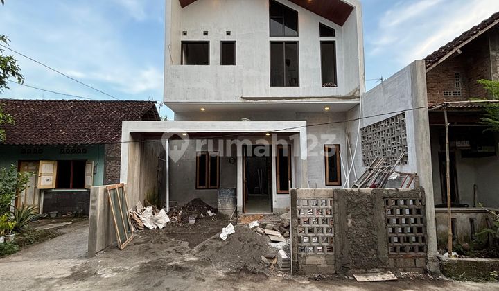 Cheap Cheap Cheap ‼️ Beautiful 2-Story Scandinavian House Near Sindet Elementary School, East Imogiri Road, and Nur Hidayah Hospital Cheap Cheap Cheap ‼️ Beautiful 2-Story Scandinavian House Near Sindet Elementary School, East Imogiri Road, and Nur Hidayah Hospital