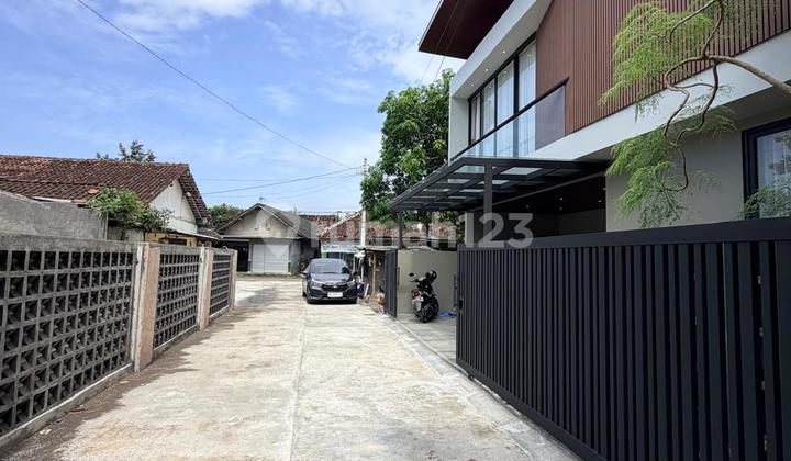 So Special‼️Luxurious 2-Story Villa Concept House with Private Pool and Full Furnishing in Wedomartani Ngemplak Sleman, Near Tajem and Jogjabay 2