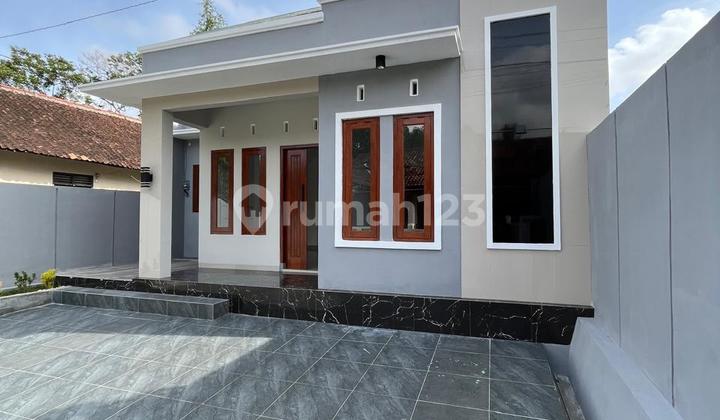 Modern Limasan Fresh New House in Cebongan Mlati Sleman, Only 50 Meters from Letkol Subadri Road