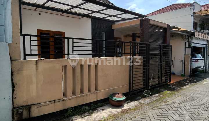 Cheap, Rarely Available‼️ Beautiful Minimalist House in Minomartani Sleman Housing, Close to Many Campuses