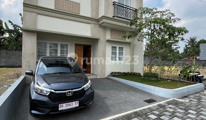 Luxurious 2-Story Strategic & Quality Home in a Cluster of 7 Units on Palagan Road Km 9, Gito Gati, Ngaglik, Sleman 2