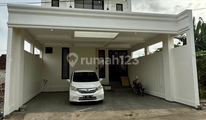 Luxury American Classic Design 2-Story Fully Furnished House in Maguwoharjo, Depok, Sleman, Near GIS School 2