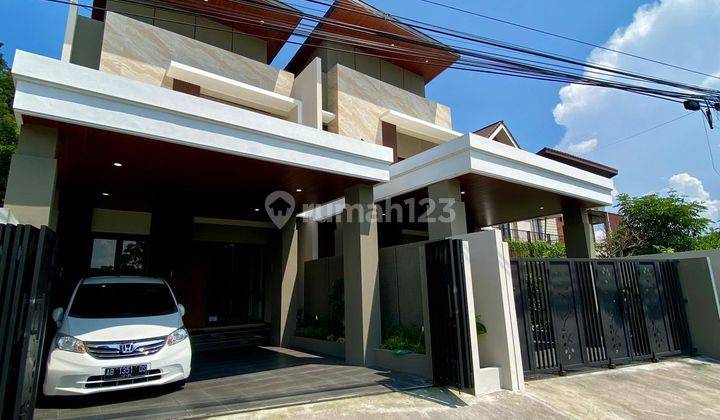 Rumah 2 Lantai Mewah Berkualitas Dengan Desaign Modern Kontemporer  Di Jalan Kaliurang Km 12.5 Dekat Kampus Uii 2