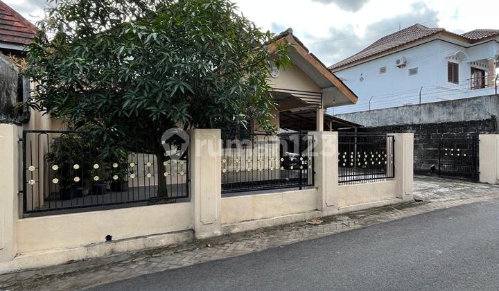 For Rent: 2 Spacious and Comfortable Brown Houses in Maguwoharjo, Depok, Sleman, Near Instiper Maguwo Campus For Rent: 2 Spacious and Comfortable Brown Houses in Maguwoharjo, Depok, Sleman, Near Instiper Maguwo Campus