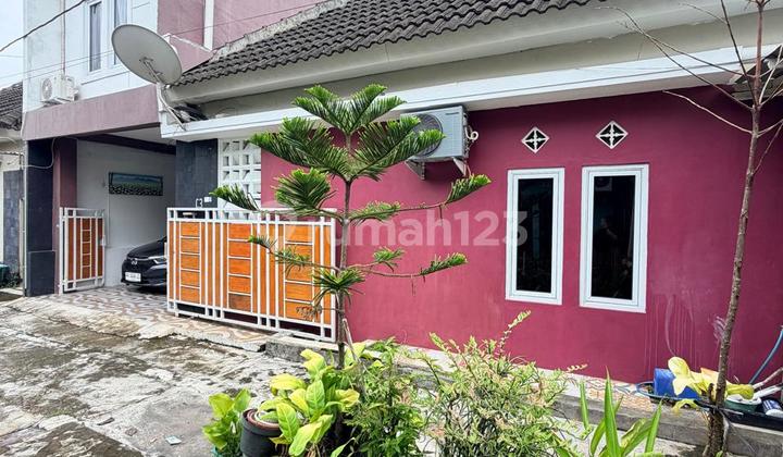 Cheap Poll.!Beautiful 2-Story Corner Unit House in Tamanan Banguntapan Bantul Housing, Near Giwangan Terminal Cheap Poll.!Beautiful 2-Story Corner Unit House in Tamanan Banguntapan Bantul Housing, Near Giwangan Terminal