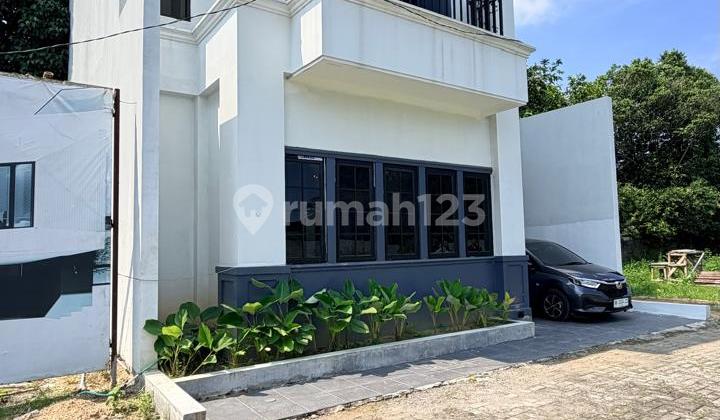 Special Price‼️Luxurious 2-Story Classic Modern House in a Housing Complex on Godean Street KM. 6, Sidoarum, Godean, Near Unisa Campus