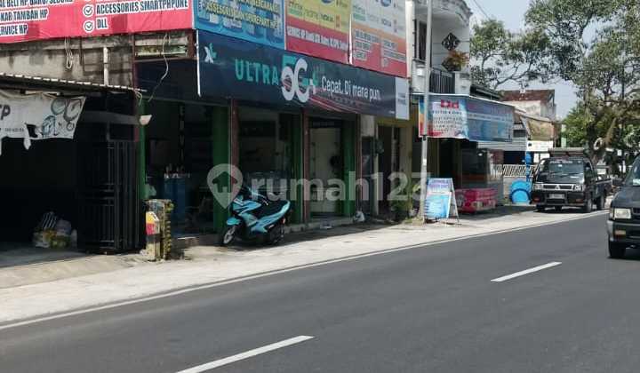 Very Strategic Beautiful Land Beside National Road, SHM Yard - Cheap Price Poll at Jalan Godean KM. 14 Moyudan Sleman