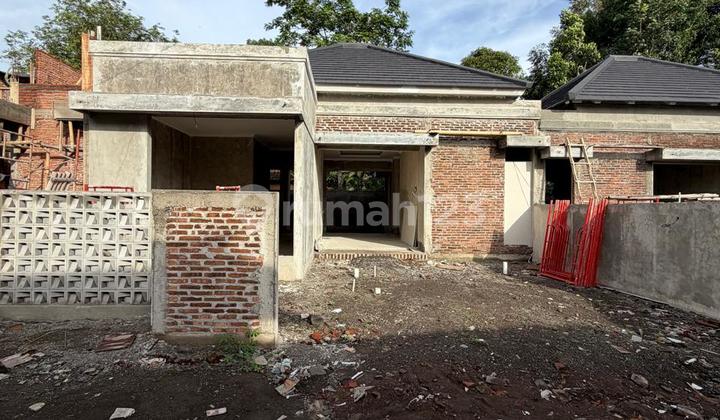 Rumah Mewah Limasan Modern dengan Tanah Luas Dalam Cluster di Wonolelo Jalan Kaliurang Km 13 Ngemplak Sleman