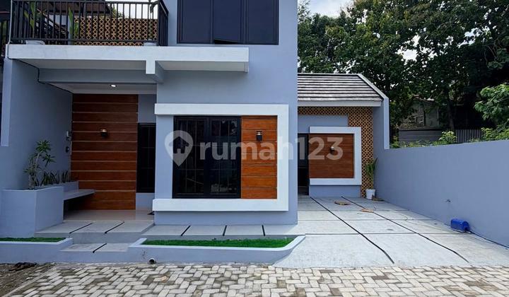 Rumah Baru Cantik Modern 2 Lantai Mezanin di Dalam Cluster Griya Tamantirto Kasihan Bantul Dekat Kampus Umy