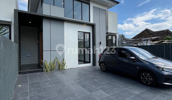 Rumah Mewah Dalam Cluster Griya Ayem 2 di Jalan Kaliurang Km 13 Sukoharjo Ngaglik Sleman Dekat Kampus Uii dan Kampus Pppg Kesenian 2