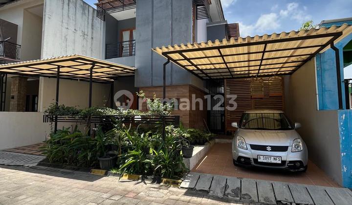 Rumah Mewah 2 Lantai Full Furnished Sangat Terawat Di Dalam Perumahan Elite Pondok Permai Jalan Palagan 