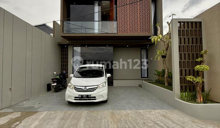 Rumah Baru Mewah 2 Lantai Kontemporer Full Firnished di Bakungan Wedomartani Ngemplak Sleman Dekat Perum Minomartani