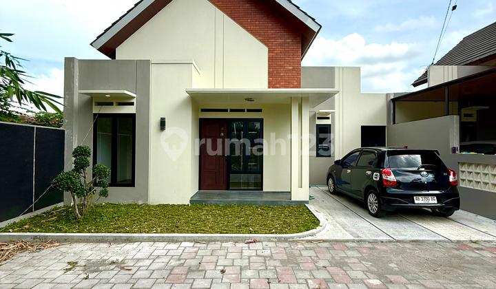 ******** Masa Pensiun! Rumah Cantik Modern Scandinavian Kekinian Dalam Mini Cluster Di Wedomartani Ngemplak Sleman