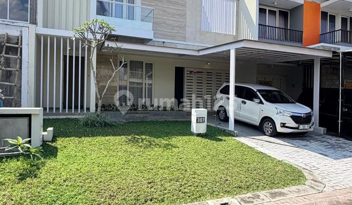 Luxurious 2-Story Special House in Elite One Gate System Housing on Jalan Kaliurang Km.9, Ngaglik Sleman, Near UGM Campus