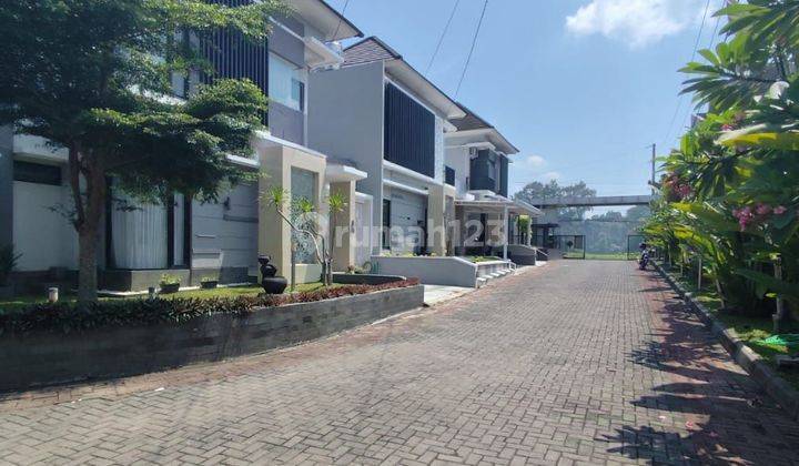 Rumah Mewah Strategis 2 Lantai Istimewa Fully Furnished Dalam Perumahan Elite Security 24 Jam Di Jalan Palagan Dekat Hotel Hyatt 2