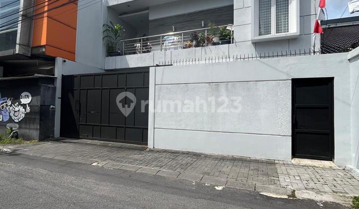 Strategis‼️harga Murah Banget‼️rumah Induk Dan Kost Eklusif 6 Kamar Di Lokasi Premium Kawasan Elite Demangan Baru Dekat Berbagai Kampus Dan Pusat Bisnis Strategis‼️harga Murah Banget‼️rumah Induk Dan Kost Eklusif 6 Kamar Di Lokasi Premium Kawasan Elite Demangan Baru Dekat Berbagai Kampus Dan Pusat Bisnis