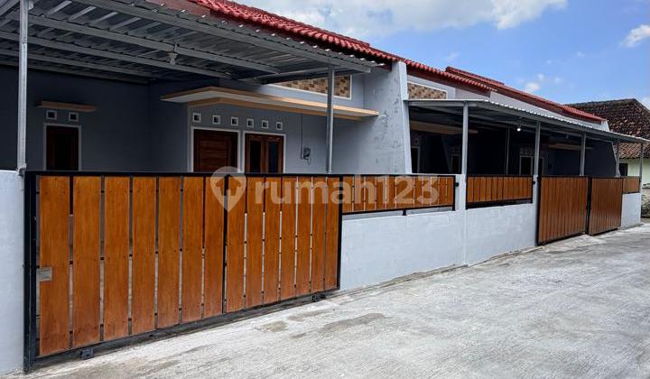 Very Cheap! Beautiful Minimalist New House - Super Economical Price in a 5-Unit Cluster at Bimomartani Ngemplak Sleman Near Gas Station 2