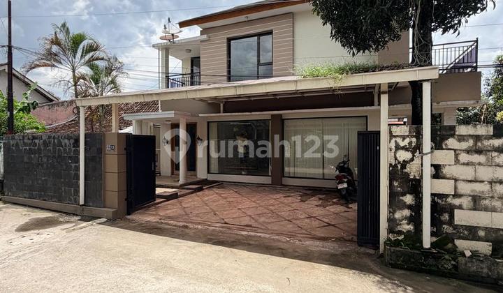 Rumah Mewah 2 Lantai dengan Balkon dan Tanah Luas di Wedomartani Ngemplak Sleman Dekat Jogjabay 2