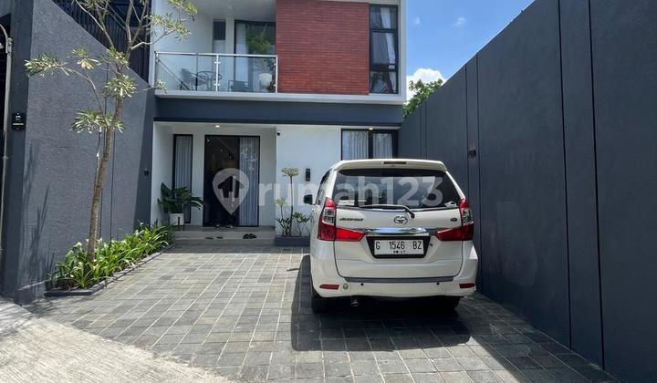 Rumah Modern 2 Lantai Dalam Mini Cluster 4 Unit Lavanya Jogja Di Sukoharjo Ngaglik Sleman Dekat Spbu Mindi Rumah Modern 2 Lantai Dalam Mini Cluster 4 Unit Lavanya Jogja Di Sukoharjo Ngaglik Sleman Dekat Spbu Mindi