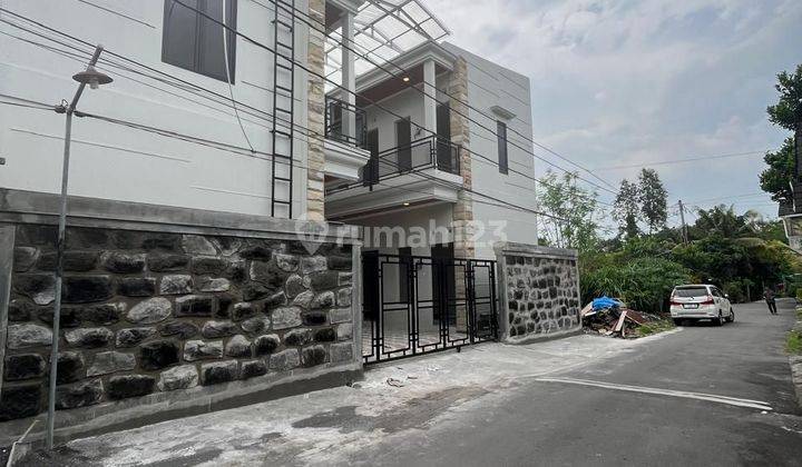 Kost Eklusif Modern 20 Kamar Tidur Di Jalan Kaliurang Km.13 Dekat Kampus Uii Terpadu 1