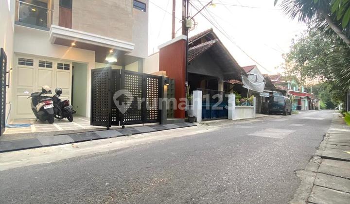 Super Special‼️ New Luxurious Modern 2-Story House, Strategic Location Near Ringroad Janti, Banguntapan, Bantul 2