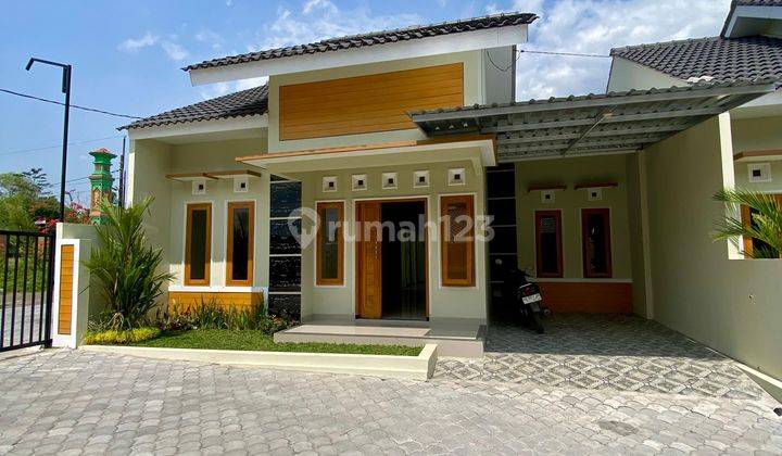 Rumah Baru Cantik Mewah - Harga Murah Tata Ruang Lega Di Dalam Cluster 10 Unit Kadisoka Purwomartani Sleman Dekat Tajem 1