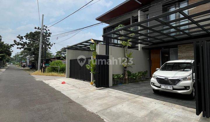Rumah Mewah 2 Lantai Kontemporer Modern Fully Furnished Di Wedomartani Ngemplak Sleman Dekat Sd Model  2