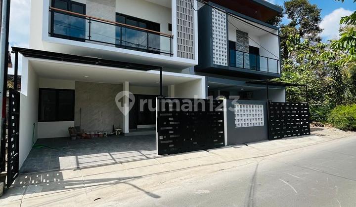 Strategis Banget! Rumah Baru Mewah Modern 2 Lantai Istimewa Di Jalan Kaliurang Km 8.5 Plosokuning Minomartani Sleman