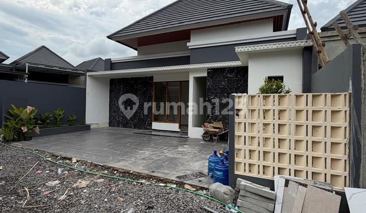 Rumah Mewah Limasan Modern Unit Hook Dengan Tanah Luas Dan Tata Ruang Nyaman Di Jalan Kaliurang Km 13 Ngemplak Sleman