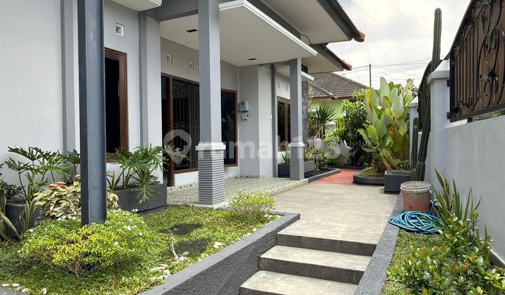Slashing Price from 2.5 Billion to 1.85 Billion Negotiable‼️Luxury Hook House with Spacious Land in an Elite Residential Area in Wedomartani Ngemplak Sleman