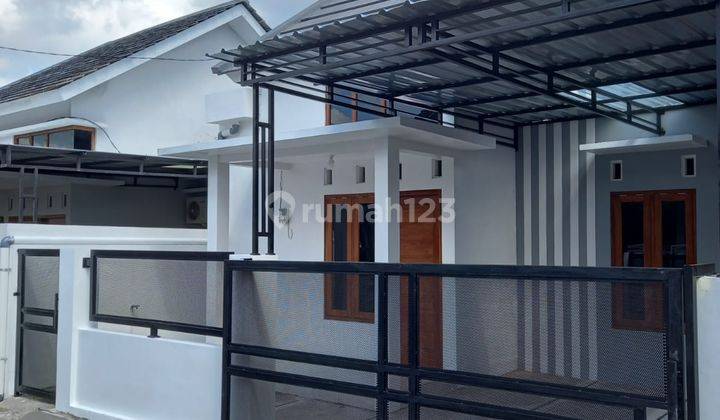 Rumah Baru Putih Limasan Modern Dalam Perumahan Griya Tombima Dekat Giwangan 2