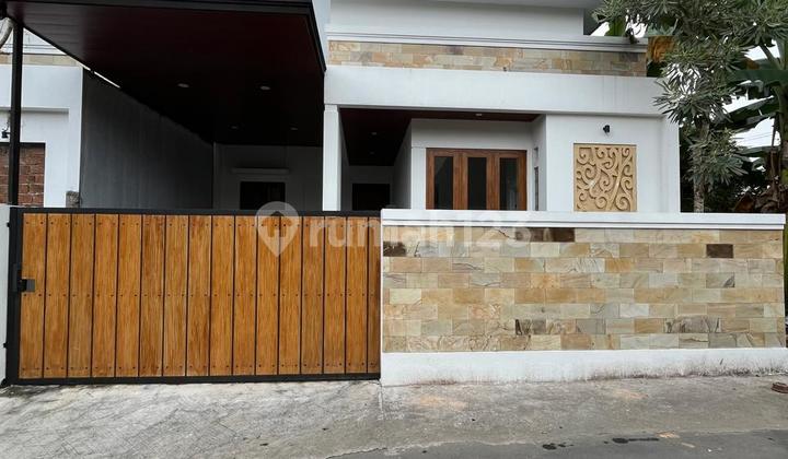 Rumah Baru Putih Limasan Modern - Berkualitas Di Jalan Kaliurang Km 13 Dekat Kampus Pppg Kesenian