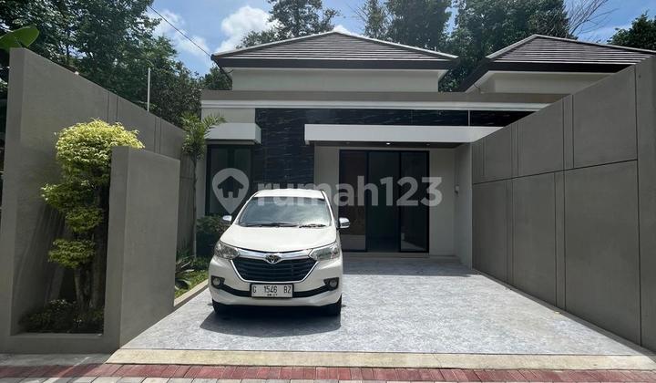 Istimewa Banget‼️cepat Dapat‼️rumah Mewah Modern Kekinian Dengan Tata Ruang Lega Nyaman Di Jalan Kaliurang Km. 12.5 Ngaglik Sleman Dekat Kampus Uii 2