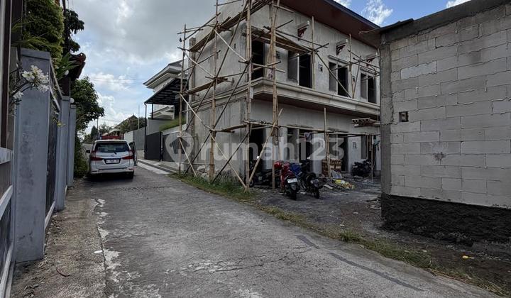 Modern Exclusive Boarding House with 16 Fully Furnished Rooms in Maguwoharjo, Depok, Sleman, Near Pasar Stan and Lottemart 2