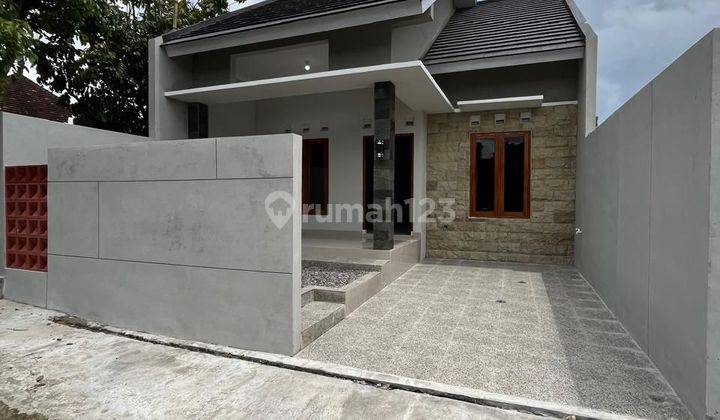 Rumah Cantik Modern Dengan Tanah Luas Dan Tata Ruang Lega Di Jalan Palagan Km. 12 Donolayan Dekat Pasar Rejondani 1