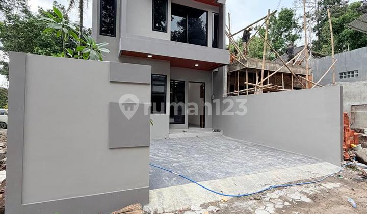 Rumah Mewah Kontemporer Modern 2 Lantai Dalam Perumahan Di Jalan Kaliurang Km 13 Ngemplak Sleman Dekat Pasar Jangkang Rumah Mewah Kontemporer Modern 2 Lantai Dalam Perumahan Di Jalan Kaliurang Km 13 Ngemplak Sleman Dekat Pasar Jangkang