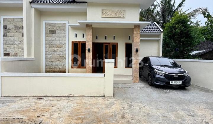 Rumah Mewah Limasan Modern - Harga Murah Banget di Jalan Godean KM. 15 Moyudan Sleman Dekat Pp. Bina Umat