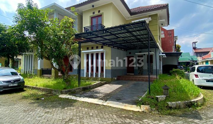 Slashing Price.from.3.5 Billion to.2.2.Billion.! Hook House with Spacious Land in the Residential Area on Magelang Road Km 16 Medari Margorejo Sleman Near Ibarbo Park