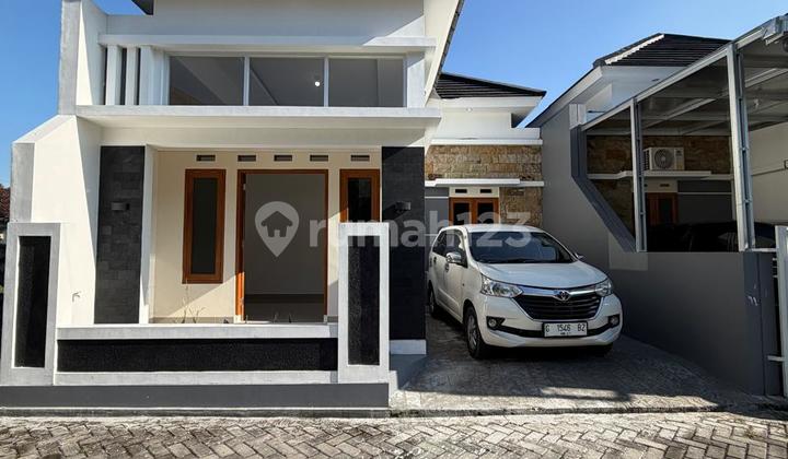 Rumah Baru Cantik Minimalis - Harga Super Ekonomis di Jalan Magelang Km. 12 Triharjo Sleman Dekat Polres Sleman