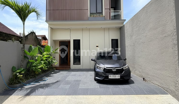 Contemporary Luxury 2-Story Modern House in a Strategic Location at Wedomartani, Ngemplak, Sleman, Near Jogjabay 2