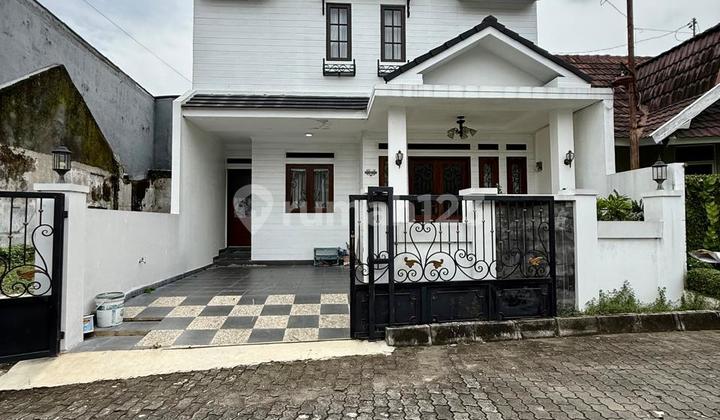 Rumah Klasik Modern dengan Sisa Tanah Masih Luas Dalam Perumahan di Jalan Kaliurang KM 13 Sleman Dekat Kampus Uii Terpadu Rumah Klasik Modern dengan Sisa Tanah Masih Luas Dalam Perumahan di Jalan Kaliurang KM 13 Sleman Dekat Kampus Uii Terpadu