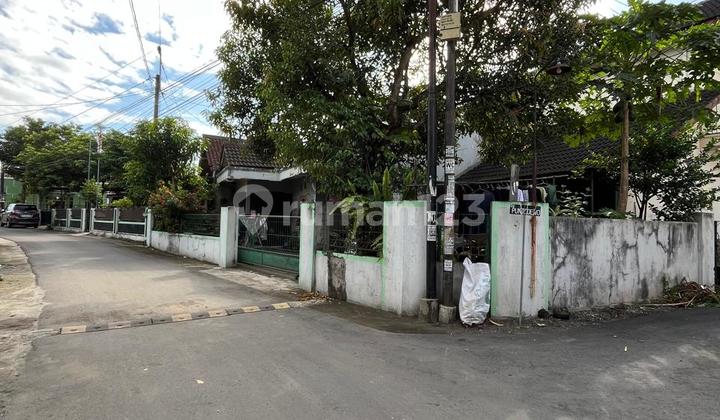 Spacious Hook Strategic 2-Story House in Maguwoharjo Depok Sleman Near Pasar Stan 2