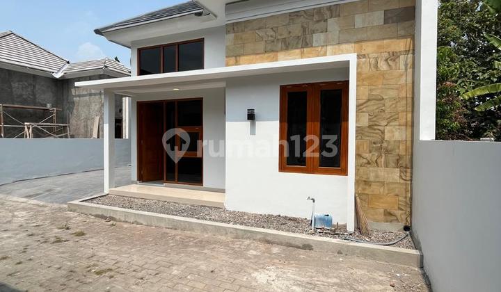 Beautiful Modern Contemporary 3-Unit House in a Mini Cluster in Mrisi Tirtonirmolo Kasihan Bantul Near Kasongan 2