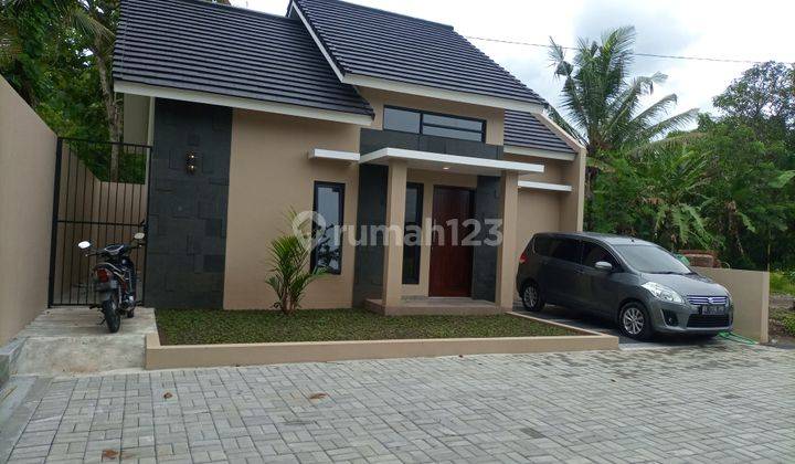 Rumah Cantik dekat Exit Toll Sentolo jl Wates km 15 Jogja 1