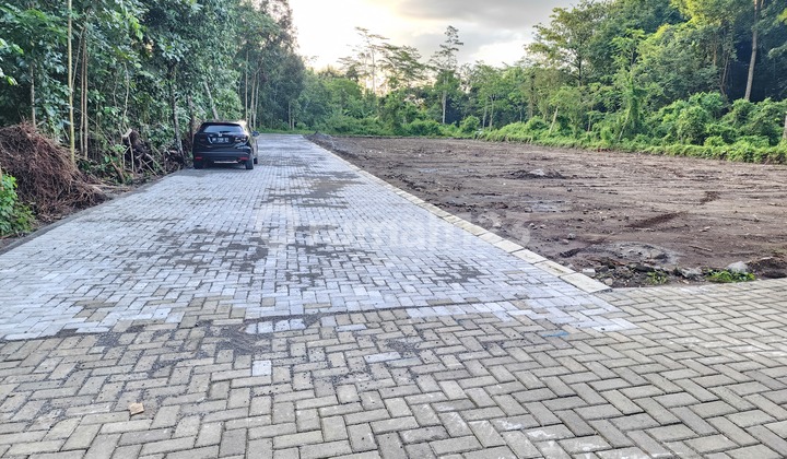 Near UII Jogja, Freehold Land Suitable for Boarding House or Lush Residential House