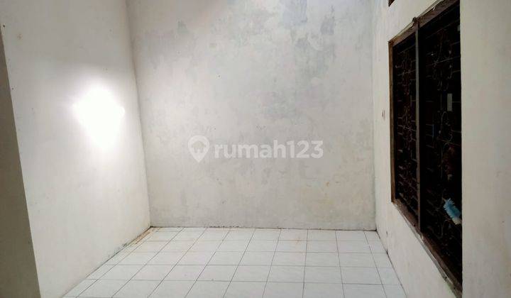 Ruko Mangku Jalan Magelang Km 13.5. Depan Asrama Polisi Polres Sleman Yogyakarta. 2