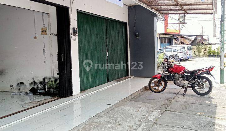 Ruko Mangku Jalan Magelang Km 13.5. Depan Asrama Polisi Polres Sleman Yogyakarta. 4