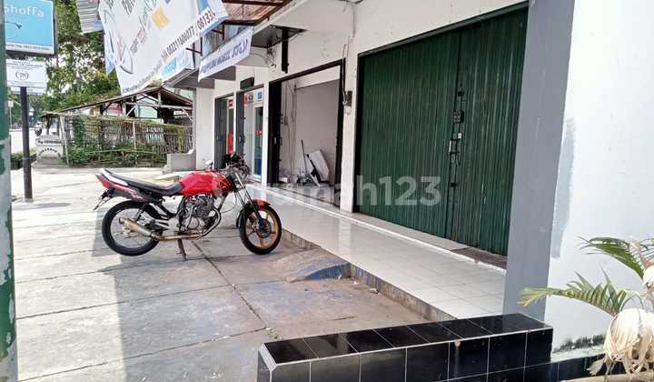 Ruko Mangku Jalan Magelang Km 13.5. Depan Asrama Polisi Polres Sleman Yogyakarta. 6