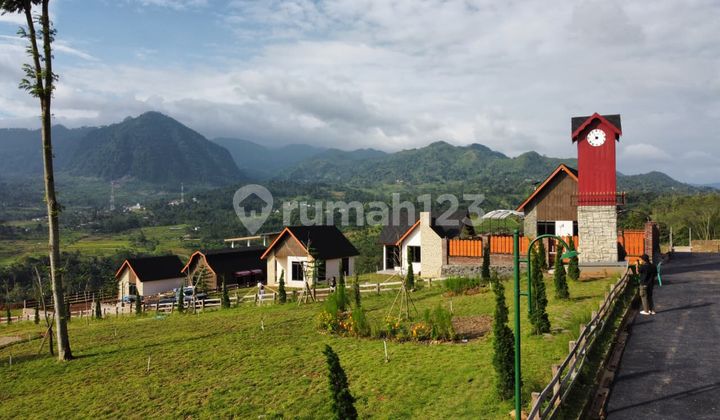 Sell Land with Rustic Market View Near Sentul City Bogor